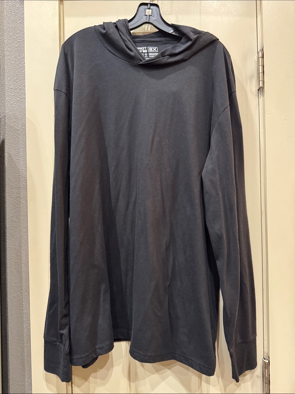 Patriot Crew Men's Black Lightweight Hooded Long-Sleeve Shirt
